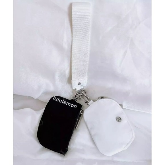 NWT, Dual Pouch Wristlet - Picture 2 of 5